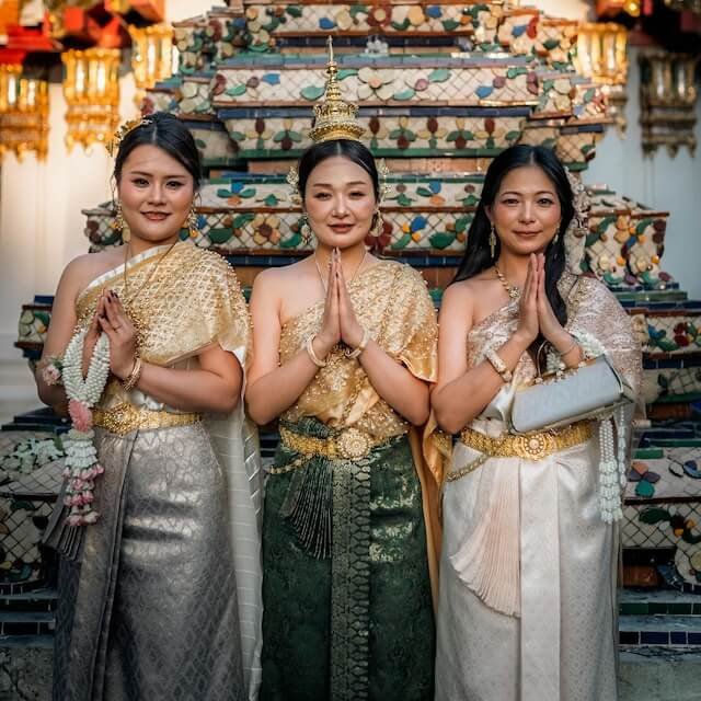 Thailand Culture, the Wai example